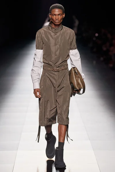 Look 50